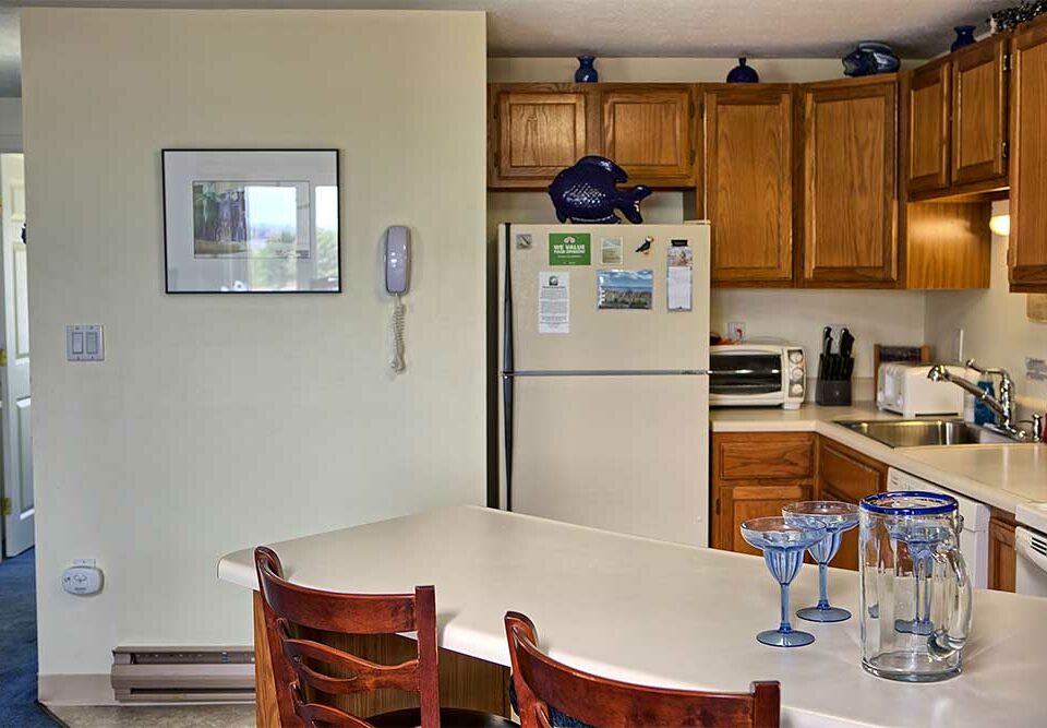 small eat-in kitchen in our Maine vacation rentals